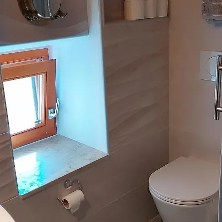 Stone Cesarovina كريس