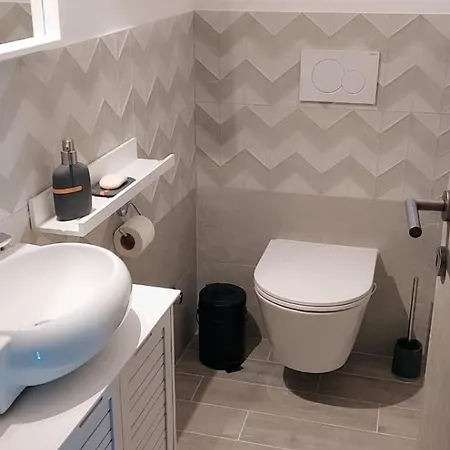 بيت للعطل Stone Cesarovina