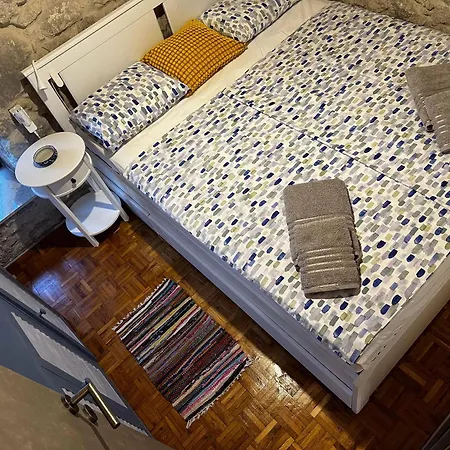 Stone Cesarovina بيت للعطل كريس