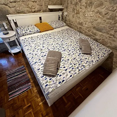Stone Cesarovina