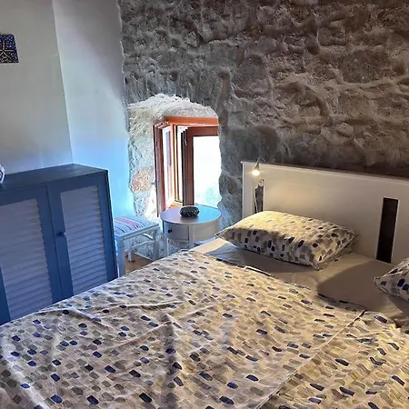 Stone Cesarovina Tatil Evi *