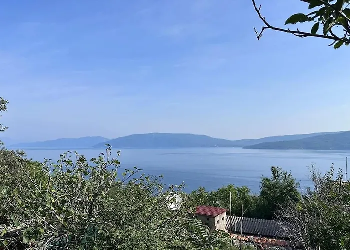 Stone Cesarovina Cres